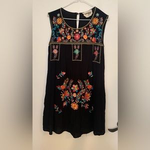 Savanna Jane Women’s Embroidered Tunic Top/Dress Size Small